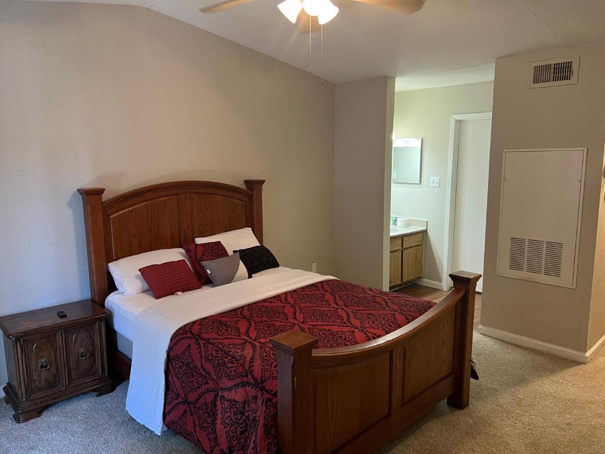 Lovely 1-Bedroom Townhome With Nice Amenities Χιούστον Εξωτερικό φωτογραφία