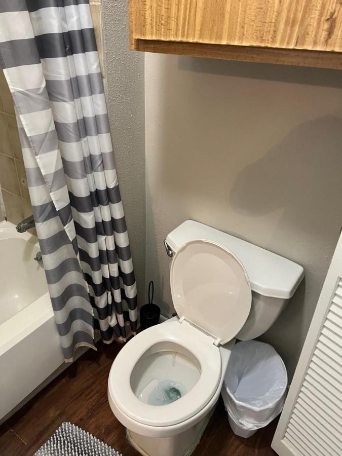 Lovely 1-Bedroom Townhome With Nice Amenities Χιούστον Εξωτερικό φωτογραφία